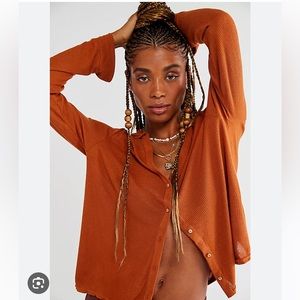 Free People Gia Buttondown in Dew Shine